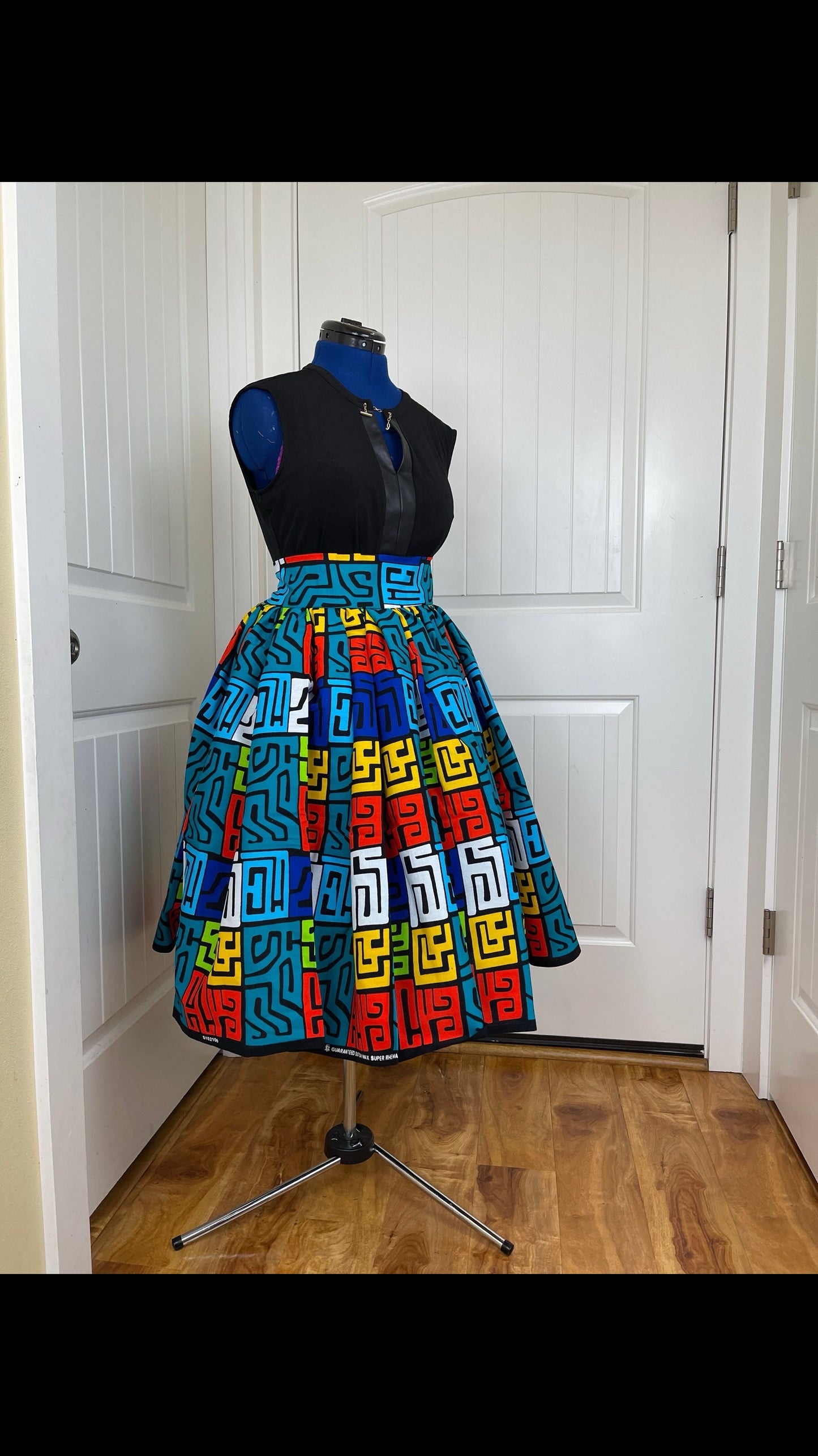 Bold Ankara High-Waist African Print Skirt – Handmade with Vibrant Wax Fabric/KM130