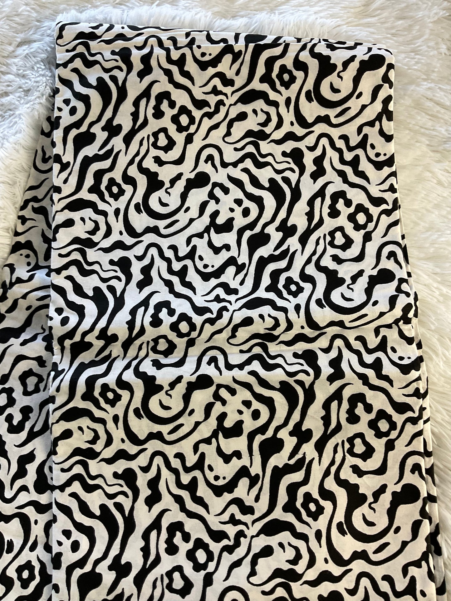 African fabric/Ankara fabric/ Danshiki/Danshiki fabric/African print/Ankara fabric for dress/ African textile for crafts/African Print/KM57/White and Black African Fabrics