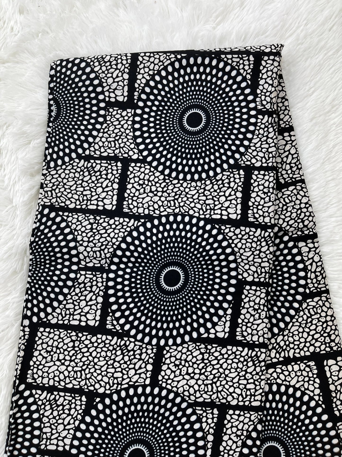African Fabric/African prints/ Ankara fabric/ African fabric by the yard/ Wax prints/ African fabric for apparels/MK710/White and Black Fa