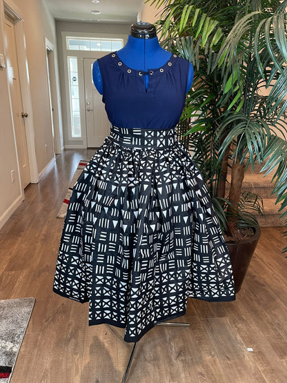 African skirt /Ankara skirt/Ethnic maxi skirt/Black and White African  Clothing //Plus Size Skirt/African long skirt/Maxi skirt/