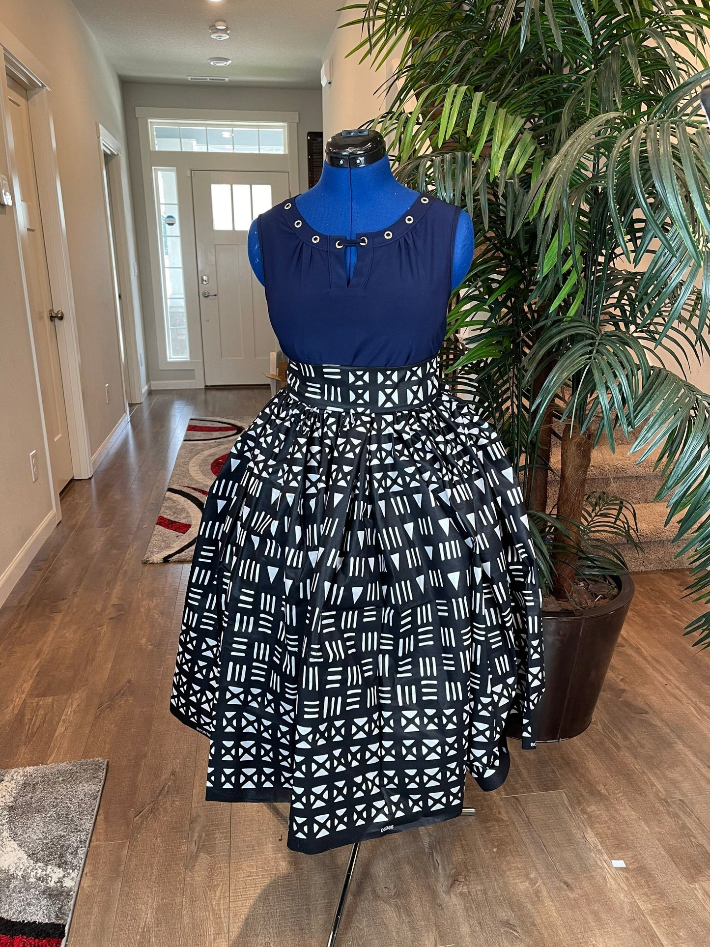 African skirt /Ankara skirt/Ethnic maxi skirt/Black and White African  Clothing //Plus Size Skirt/African long skirt/Maxi skirt/