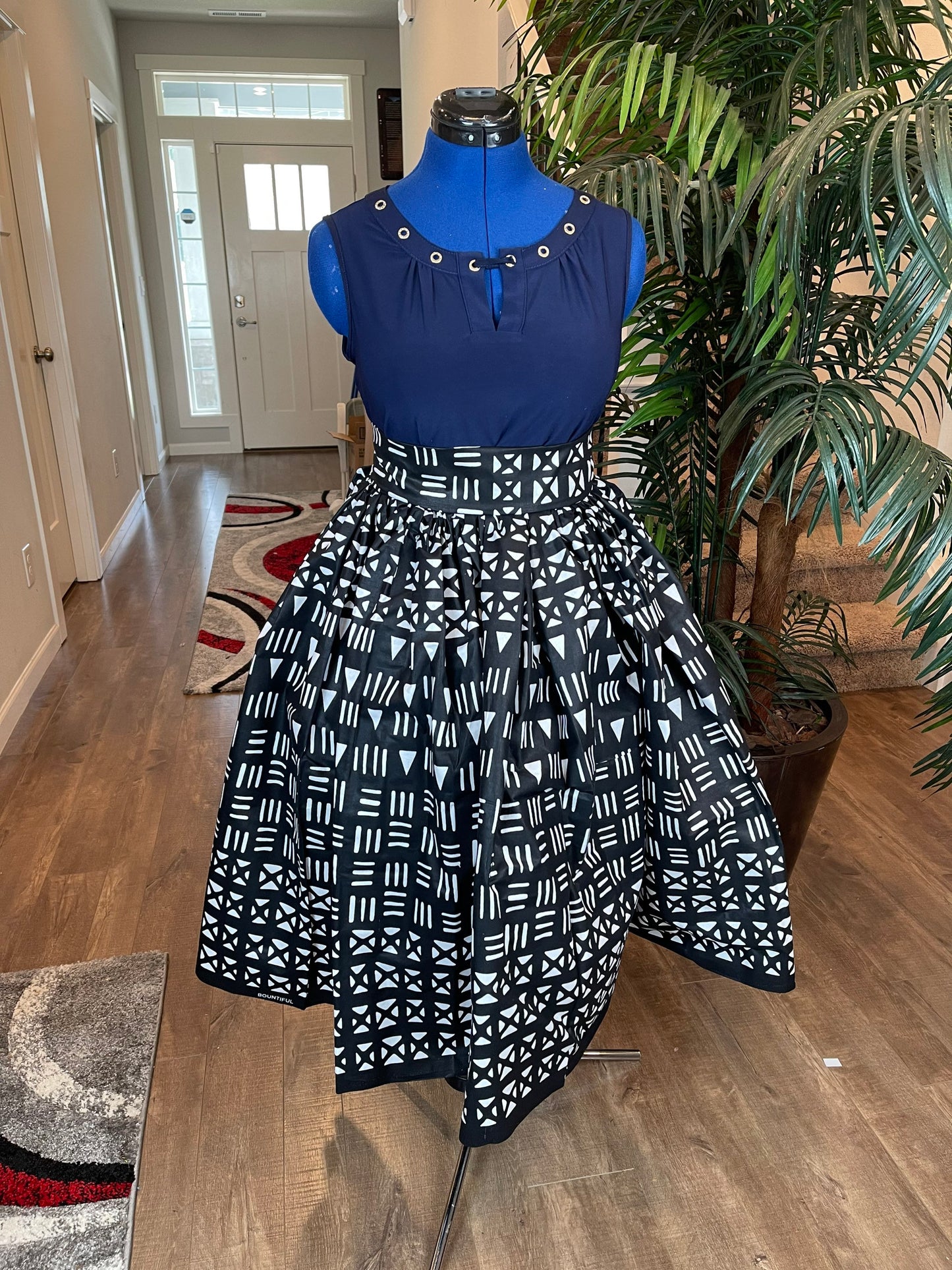 African skirt /Ankara skirt/Ethnic maxi skirt/Black and White African  Clothing //Plus Size Skirt/African long skirt/Maxi skirt/